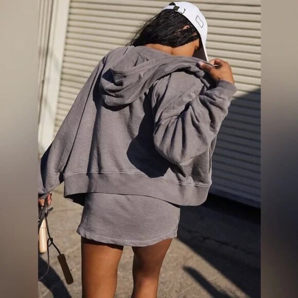 FREE PEOPLE MOVEMENT | New Flow Set Bike Shorts + Oversized Sweatshirt small - Picture 3 of 4